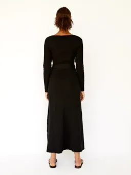 Anna Quan Jacquelin Ribbed Long Sleeve Midi Dress in Black / Raven Size 6 for rent on The Volte - image 2