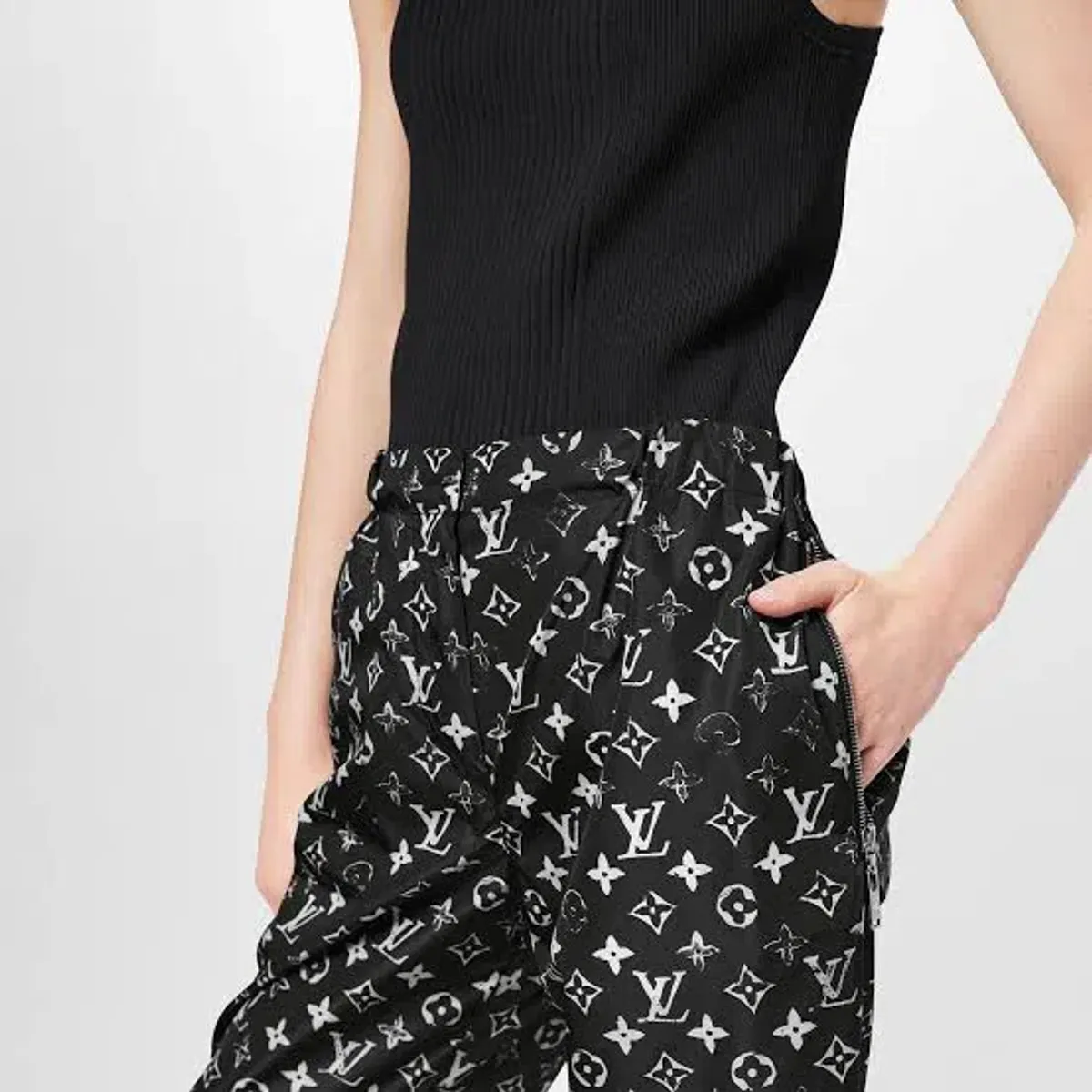 Louis Vuitton Stencil-effect Monogram Jogging Pants Black Size AU 8 - Image 2