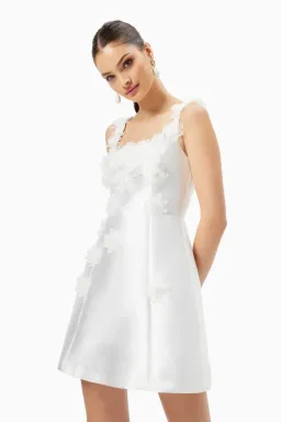 Elliatt Elder Dress White Size 6 for rent on The Volte - image 2