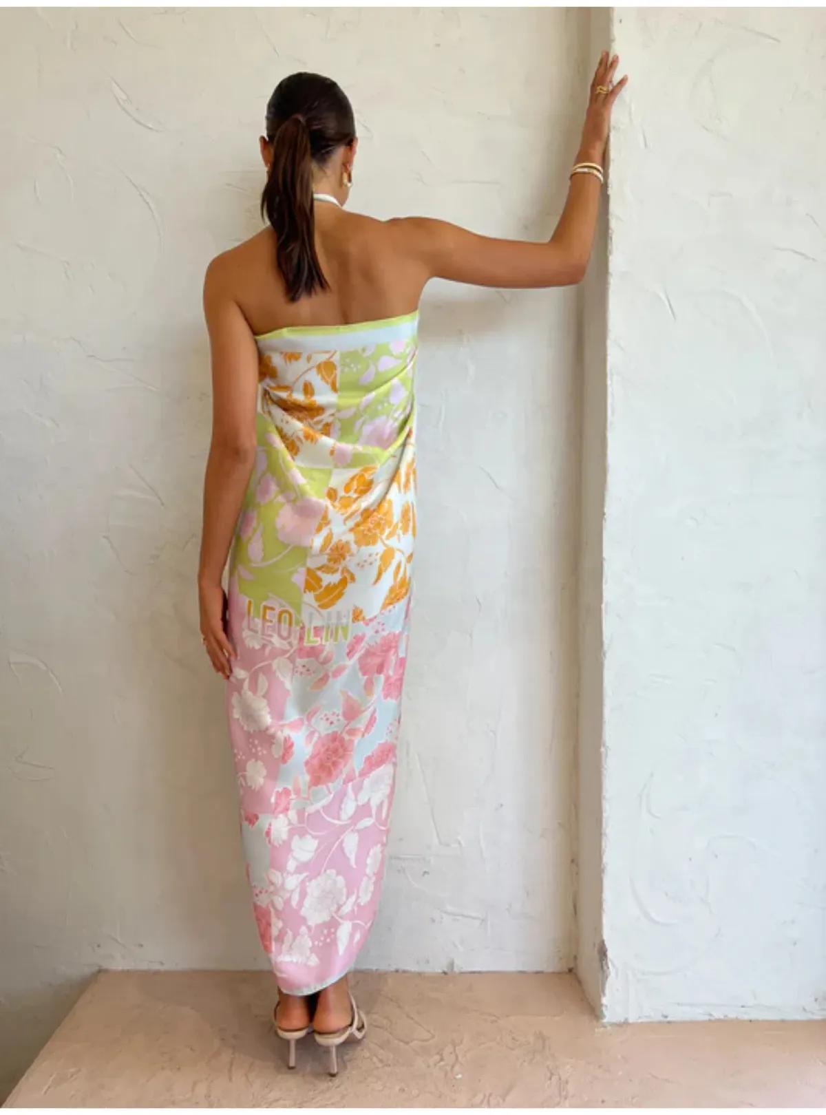 Leo Lin Large Silk Scarf  Anemone Splice Print Size AU 8 - Image 3