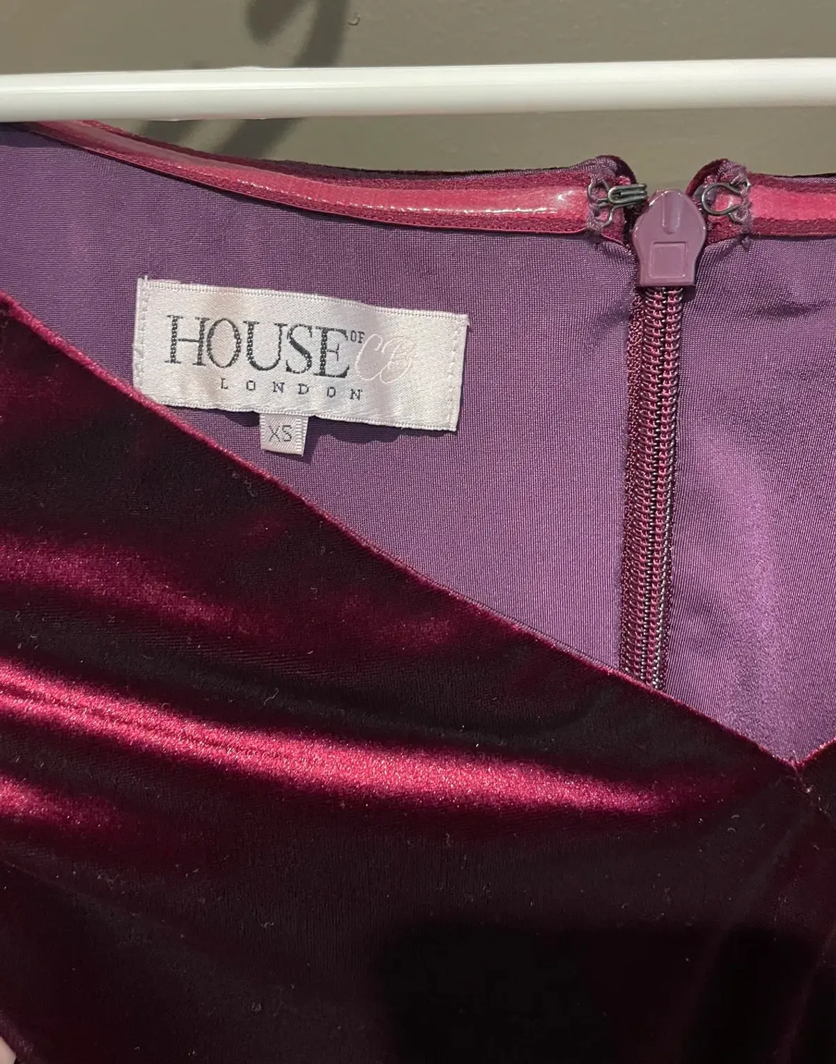 House Of CB Martinella  Velvet Off Shoulder Pencil Dress Red Wine Size 6 - Image 6