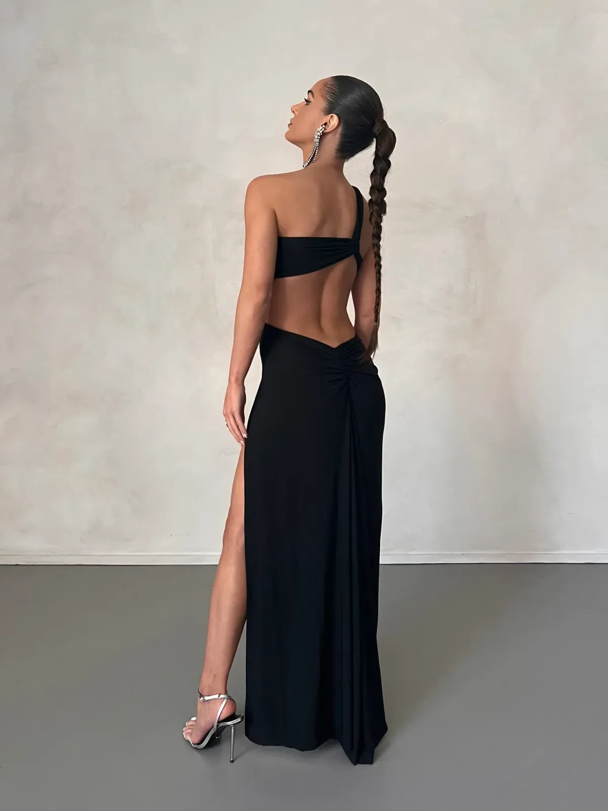 Melani The Label Eve Gown in Black Size 6 - Image 2