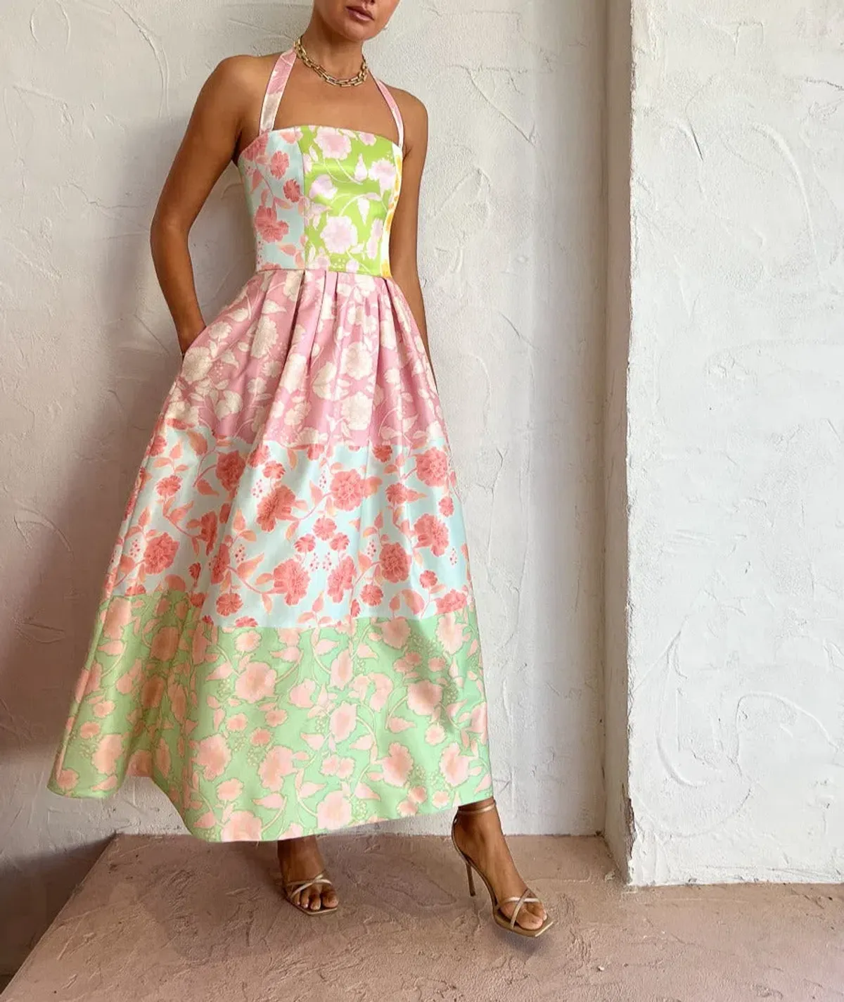 Leo Lin Ana Halterneck Maxi Dress in Anaemone Splice Print Size 8 - Image 4