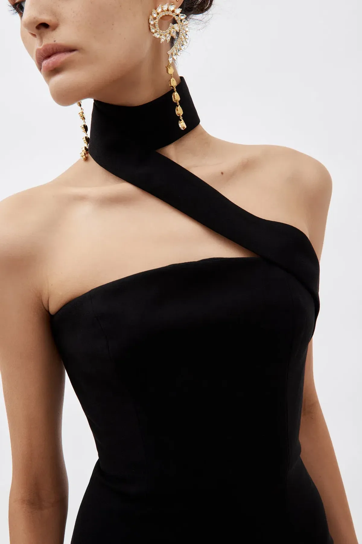 Monot Long Black Gown with Asymmetrical Strap Black Size 6 - Image 5