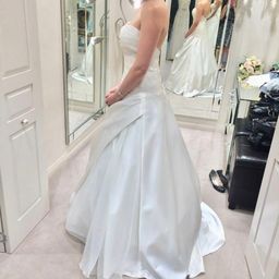 Wedding Dress for rent on The Volte - image 2