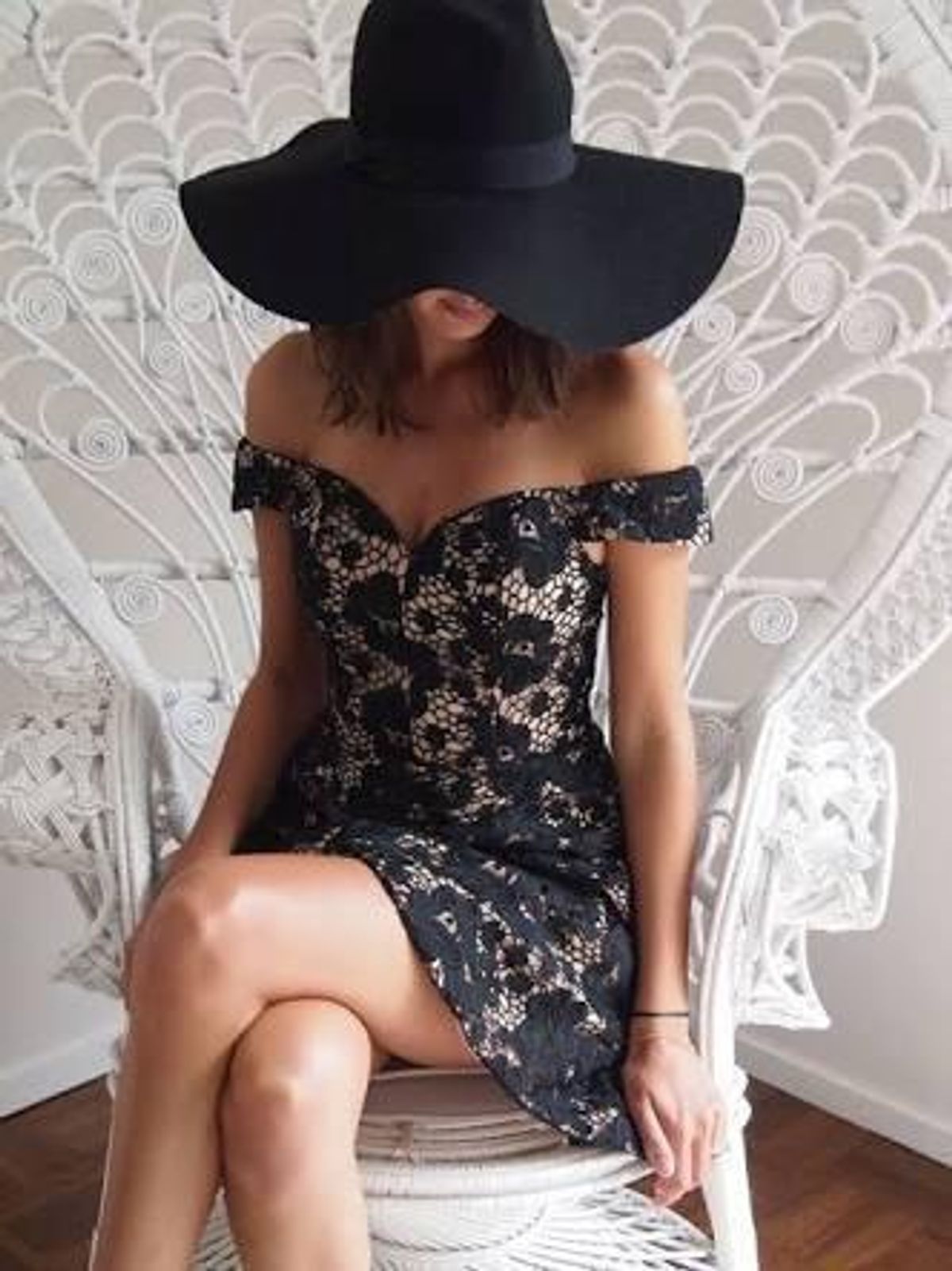 Love Honor Bella Lace Dress size 10 - Image 3