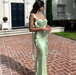 Nana Jacqueline Caroline Dress Green Size S / AU 6 for rent on The Volte - image 4