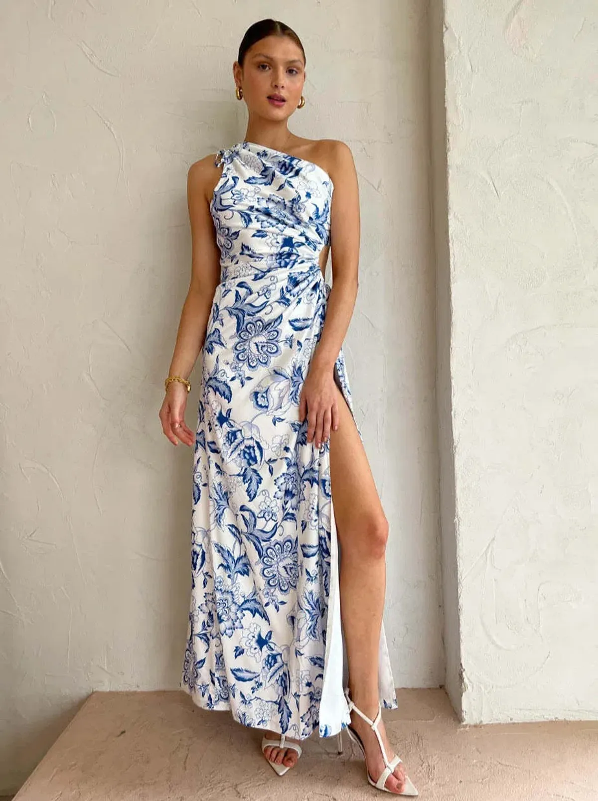 Sonya Moda Nour Maxi Dress Paisley Floral Size S / 8 AU for rent on The Volte - main image