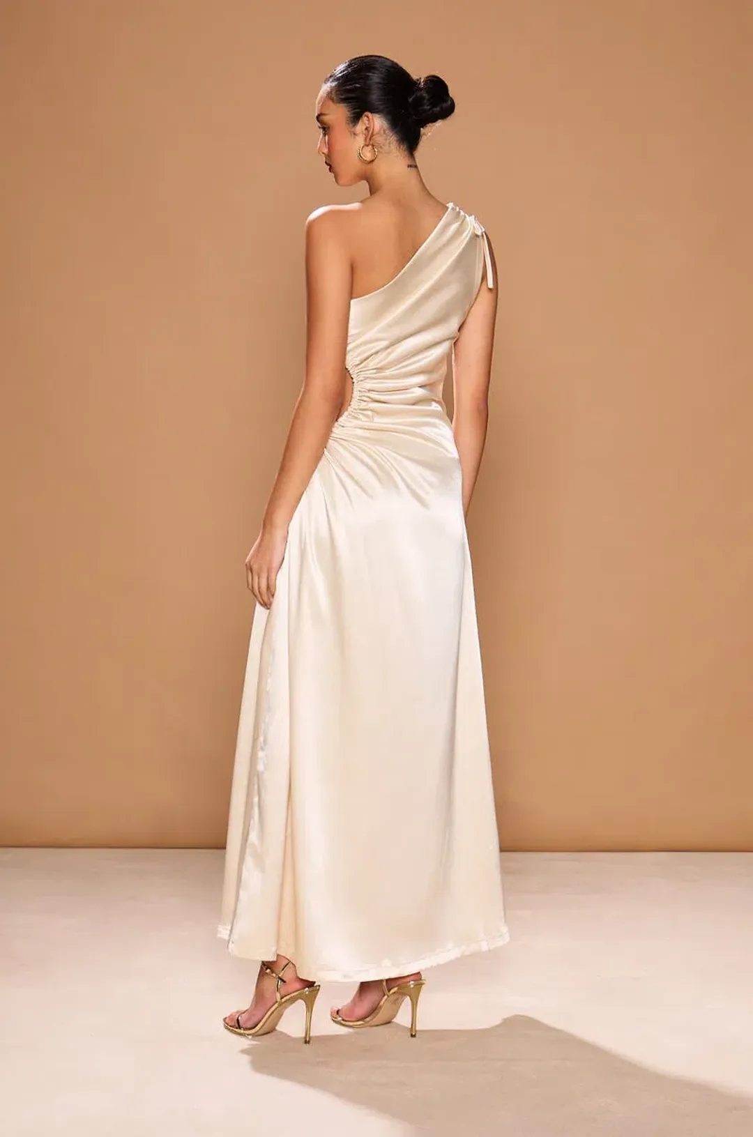 Sonya Moda Nour Maxi Dress in Ocean Pearl Size 14 for rent on The Volte - main image