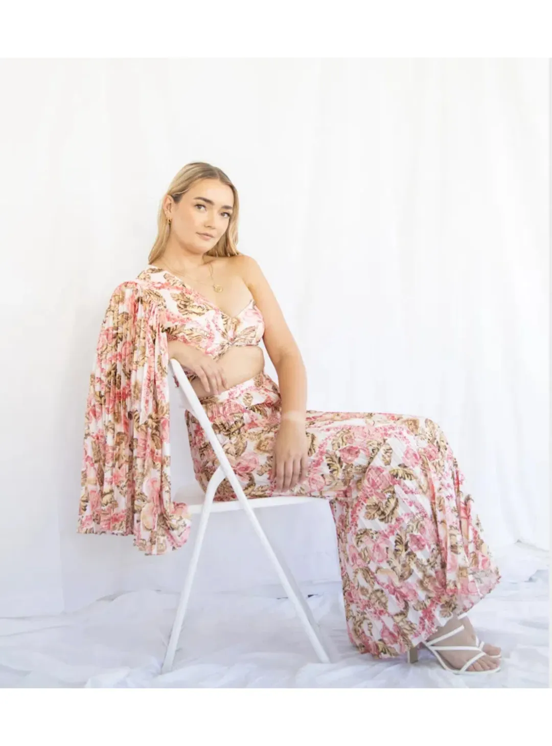 Significant Other Simone Crop and Pants Set in Floral Size AU 10 for rent on The Volte - main image