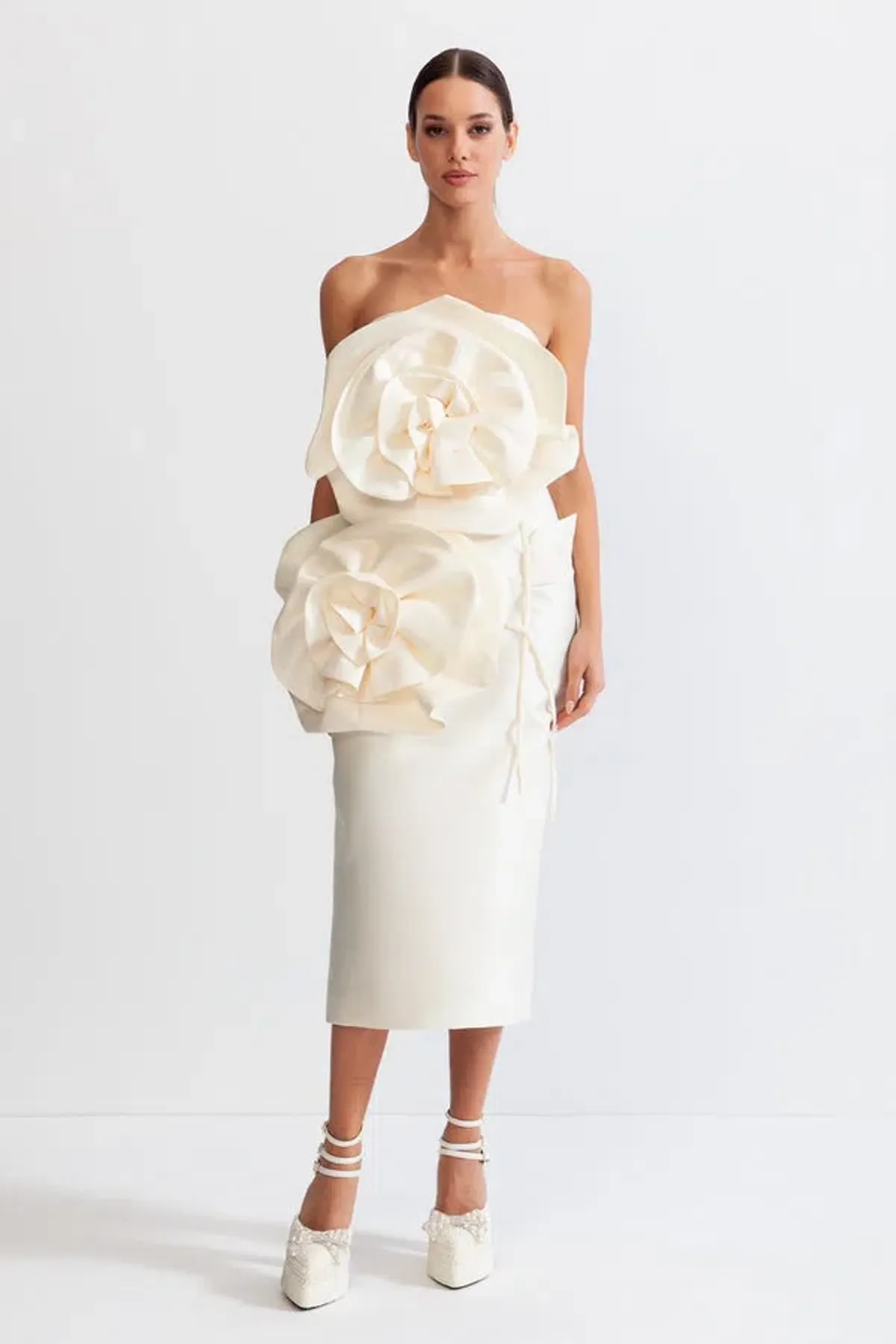 Sierra Darien  Voluminous Flower Design Midi Dress Ivoire Size 10  for rent on The Volte - main image