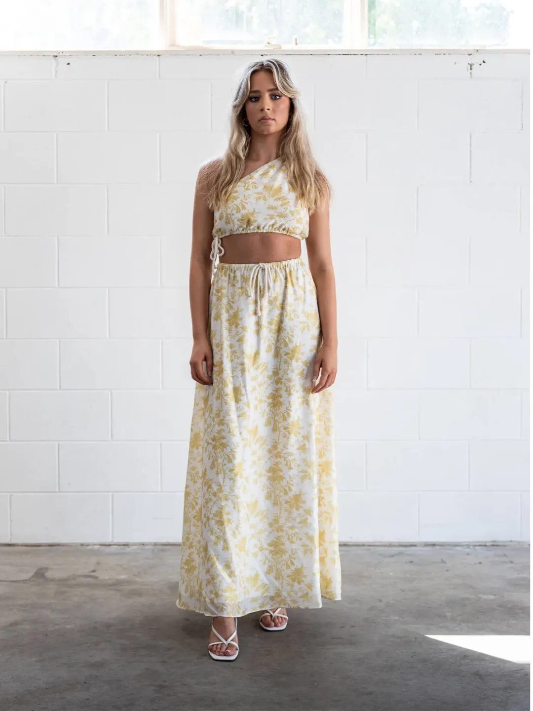 Sir the Label Clementine Set Yellow Floral Size 8 for rent on The Volte - main image