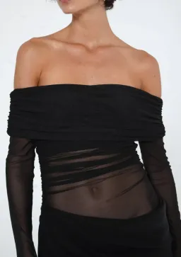 Benni Yasmin Off Shoulder Maxi Dress Black Size S / AU 8 for rent on The Volte - image 2