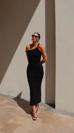 Johansen Long Poppy Dress Black Size AU 8 for rent on The Volte - image 5