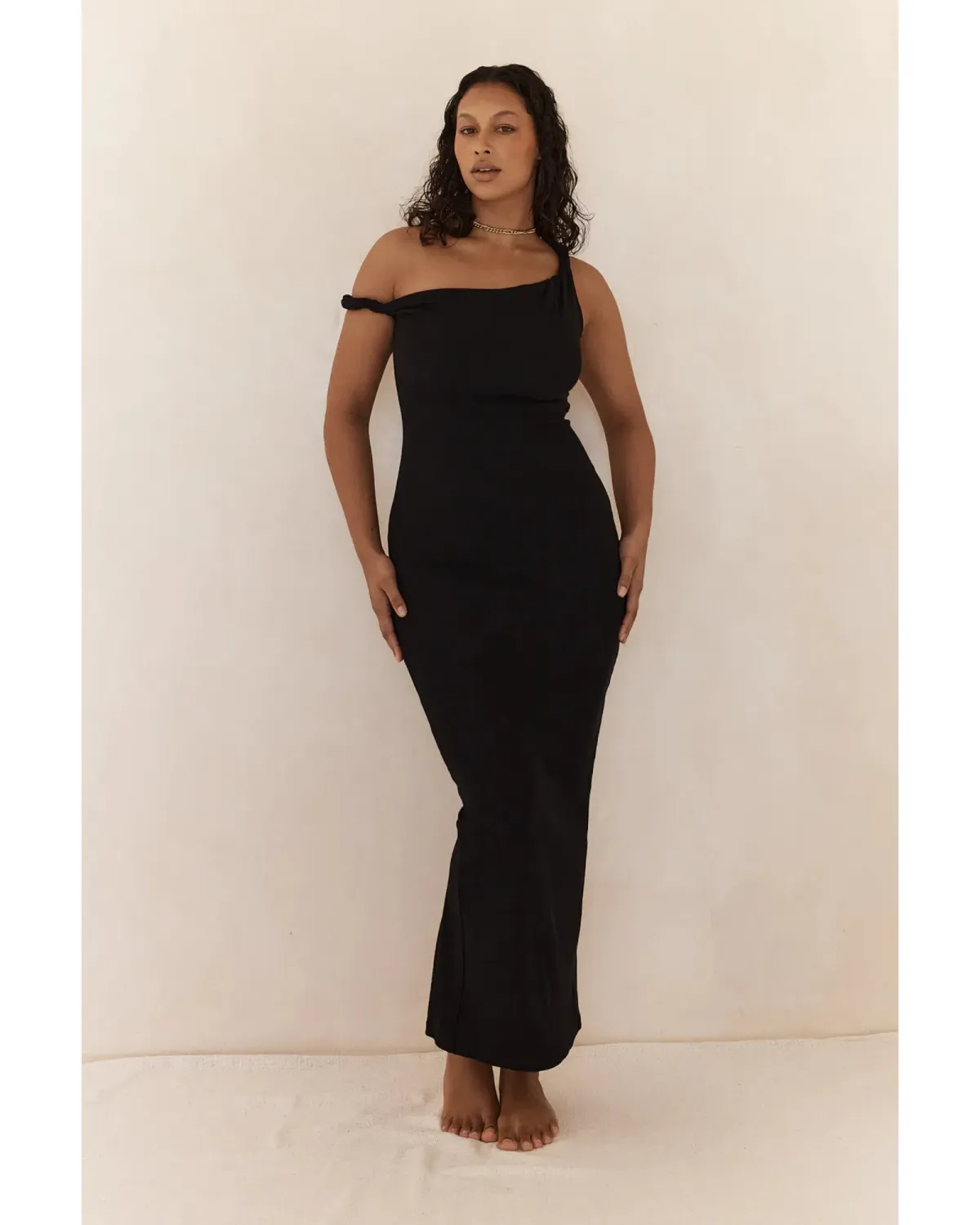 Johansen Long Poppy Dress Black Size AU 8 for rent on The Volte - main image