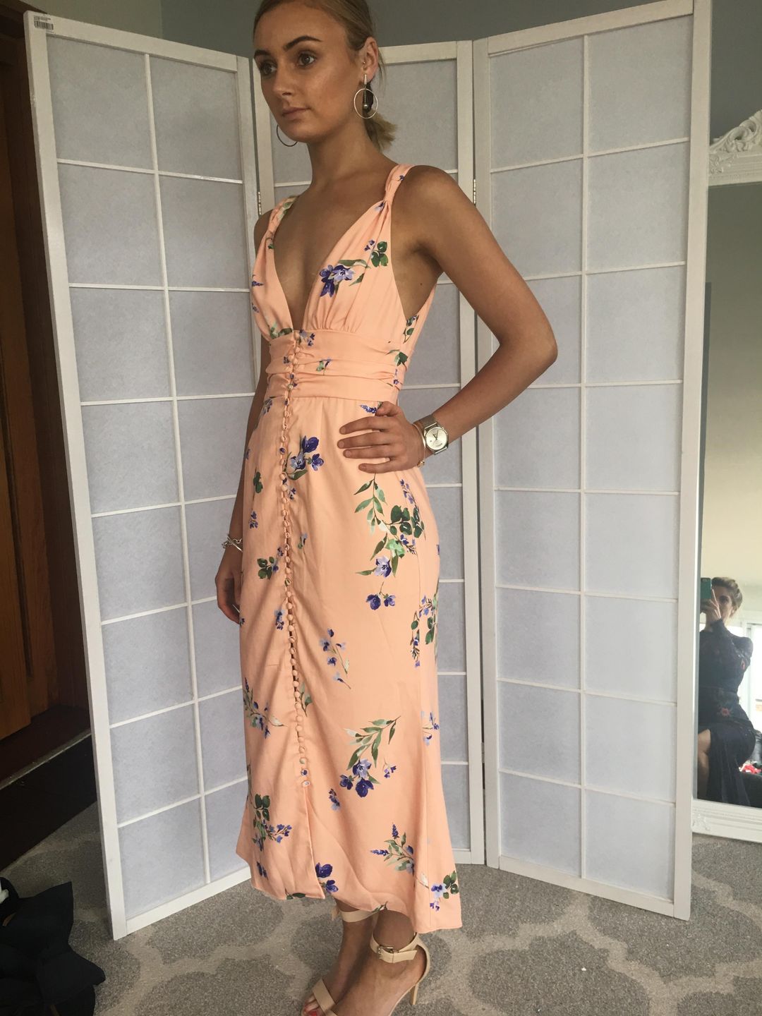 Keepsake apricot for rent on The Volte - main image