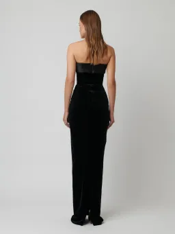 Effie Kats Monroe Gown in Black Velvet Size S / AU 8 for rent on The Volte - image 2