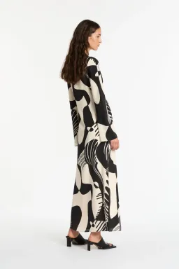 Sir The Label  Realisme Twist Maxi Dress Papier Print Size 2 / AU 10  for rent on The Volte - image 3