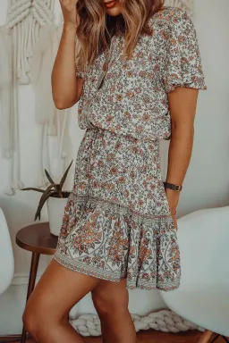 Spell and The Gypsy Jasmine Flutter Sleeve Playdress Floral Size 6 for rent on The Volte - image 2