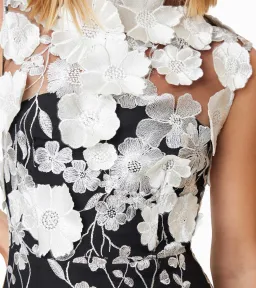 Elliatt Selene Cocktail Dress Black/White Size 8 for rent on The Volte - image 2