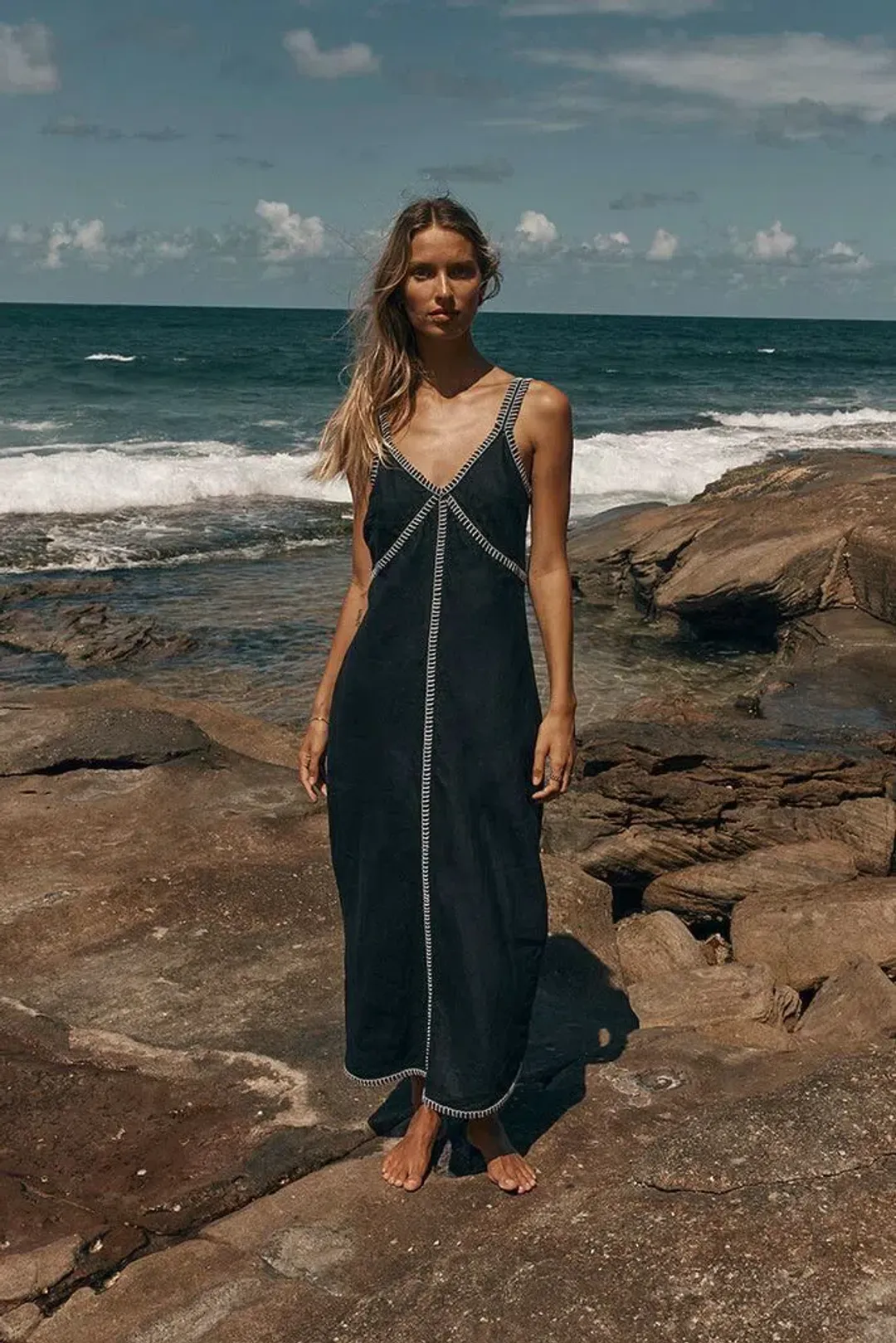 Dissh Bella Midi Dress Black Size 16 for rent on The Volte - main image