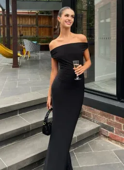 Natalie Rolt Bettina Gown Black Size AU 8  for rent on The Volte - image 1