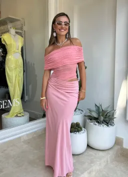 Benni Nico Off Shoulder Maxi Dress Candy Floss Size 6 for rent on The Volte - image 4