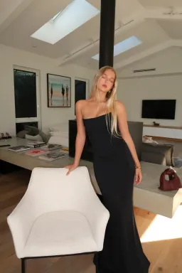  HNTR  Louie Gown Noir Size S/Au 8  for rent on The Volte - image 4