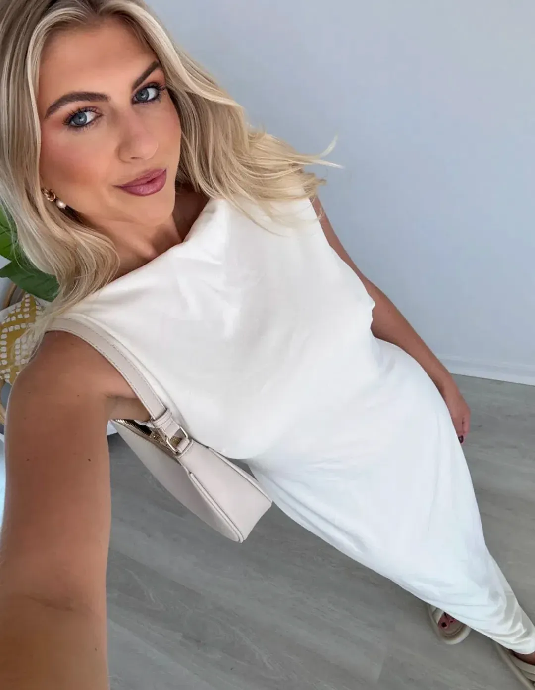 Effie Kats Verona Gown Ivory Size 10 for rent on The Volte - main image