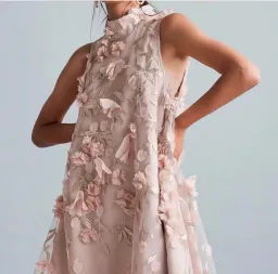 Elliatt Tabitha dress size 10/M for rent on The Volte - image 2