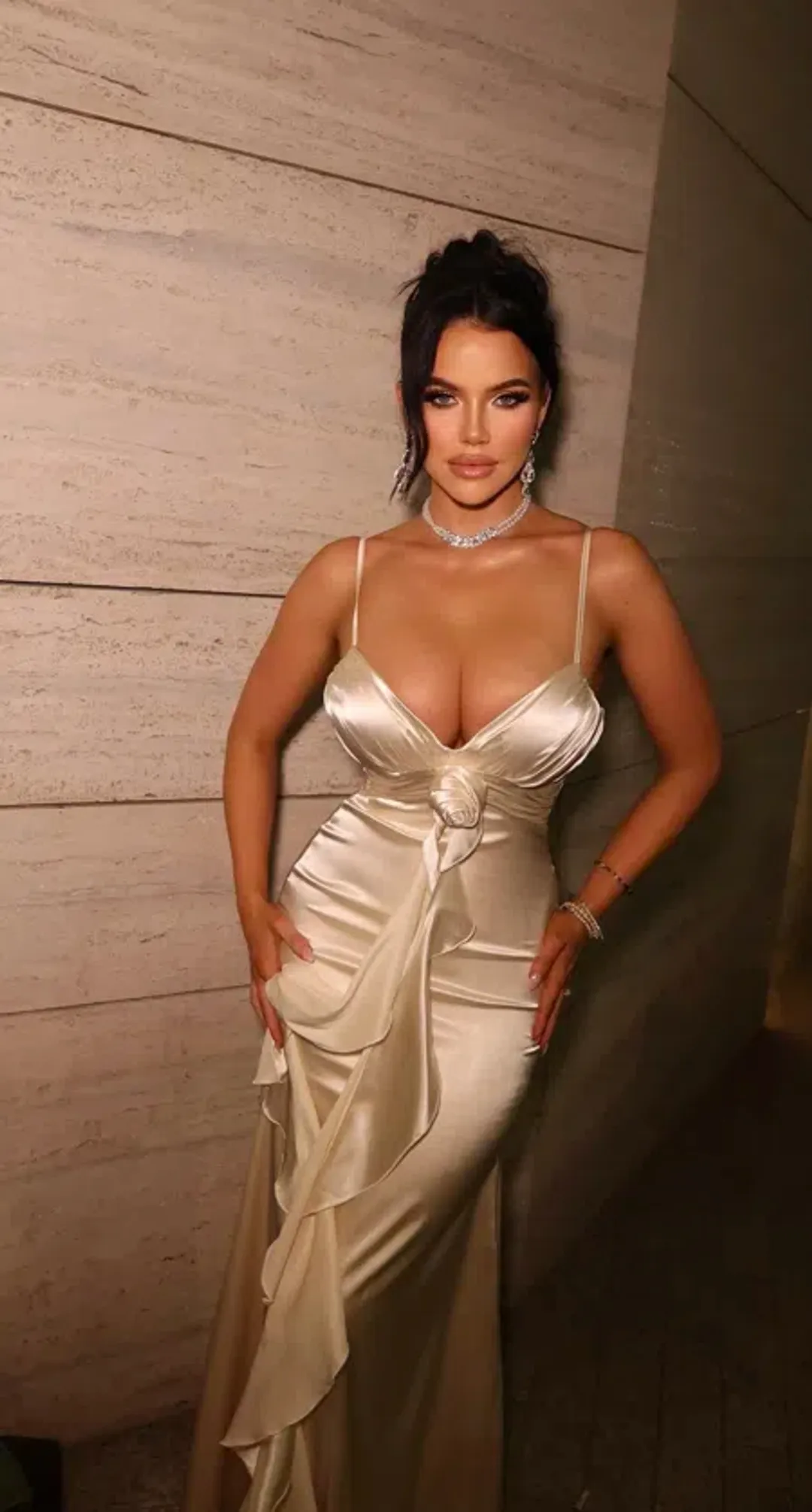 Maelle Paris Champagne Floral Twist Dress Cream Size Small / AU 8 for rent on The Volte - main image