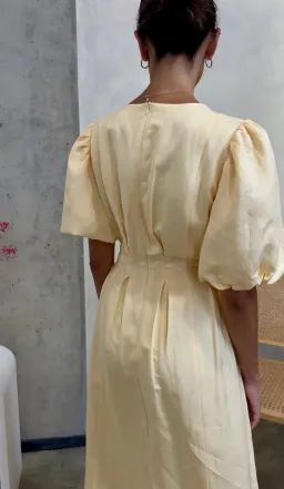 Modi Butter Linen Maxi in Butter Yellow Size 8 for rent on The Volte - image 2