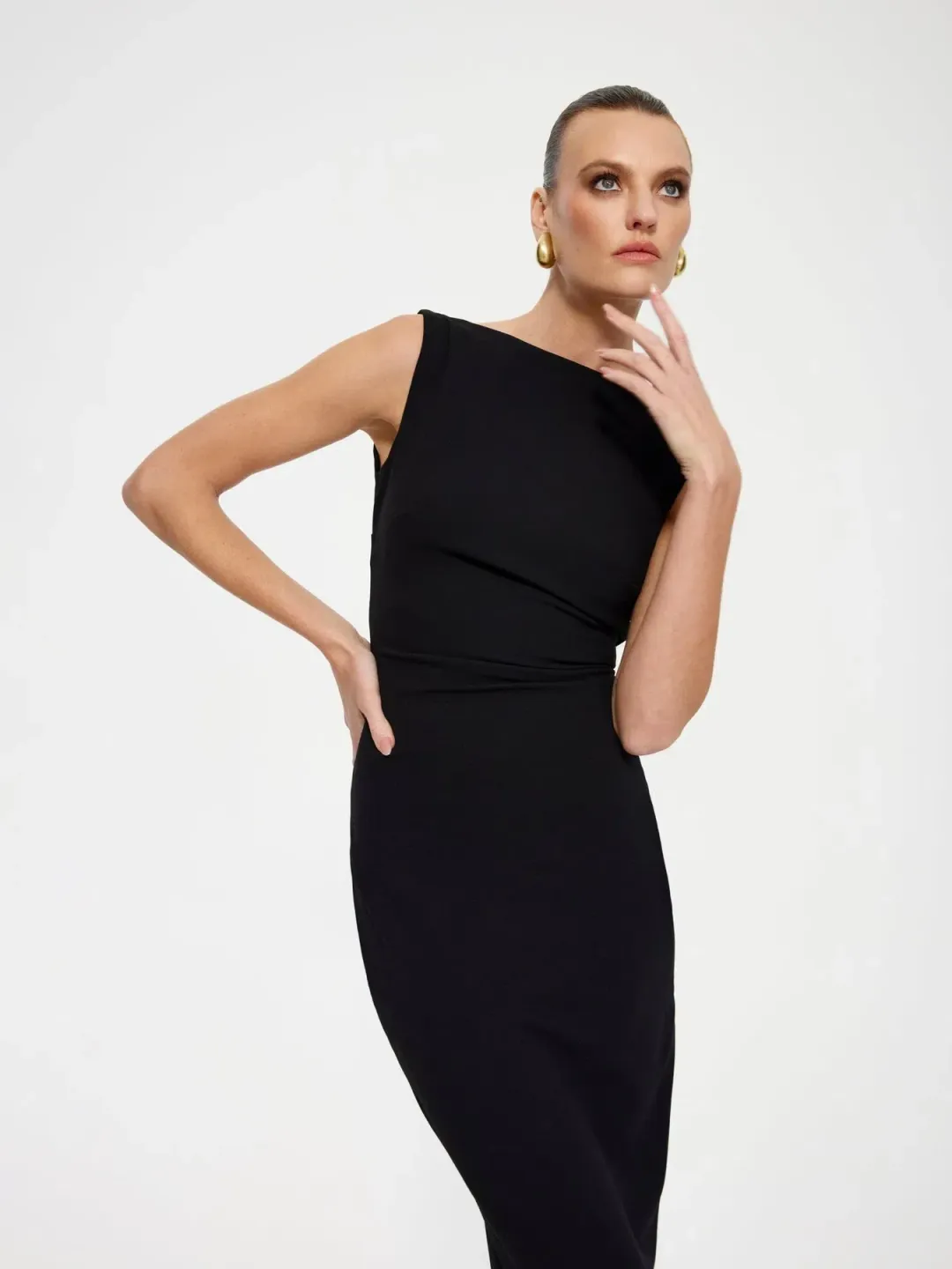Effie Kats Verona Maxi Gown in Black Size AU 12 for rent on The Volte - main image
