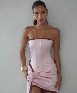 Deconduarte mira set bubblegum pink Size 6 for rent on The Volte - image 2