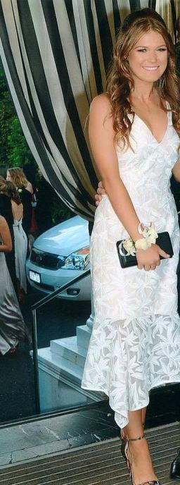 Keepsake The Label Plain sight white dress size 8 for rent on The Volte - image 2