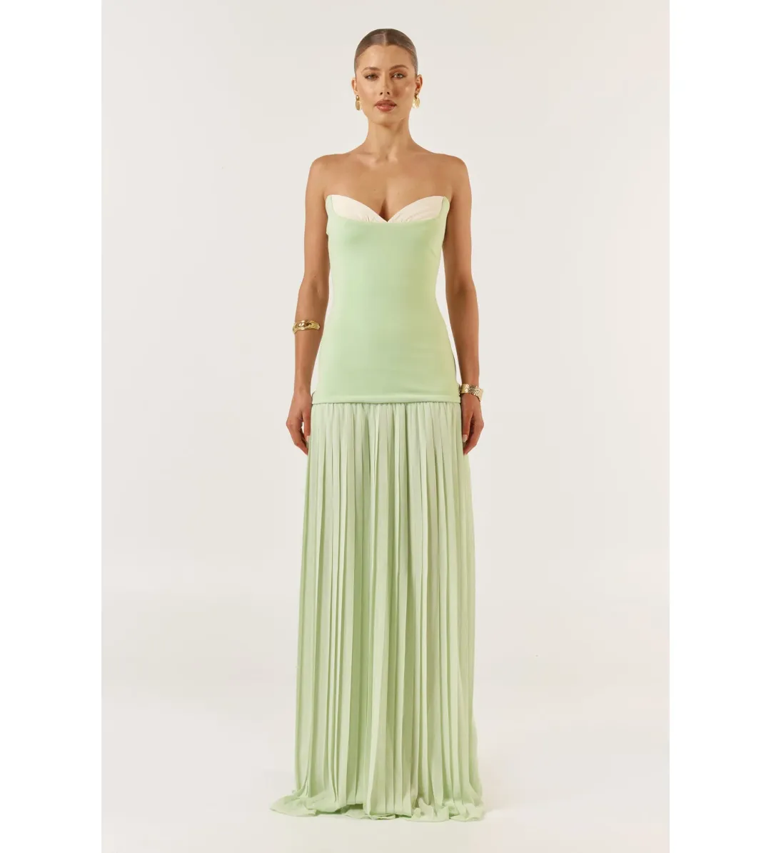 She Is Olla Nicolette Dress Green Size 10 for rent on The Volte - main image