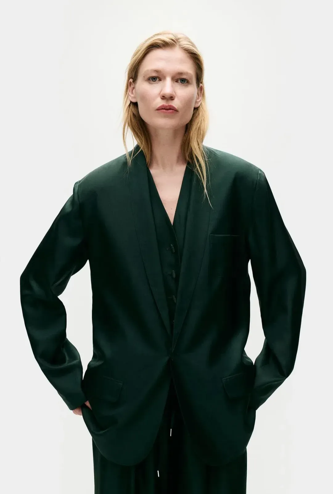 Silk Laundry Twill Miami Blazer Scarab Green Size 8/S for rent on The Volte - main image