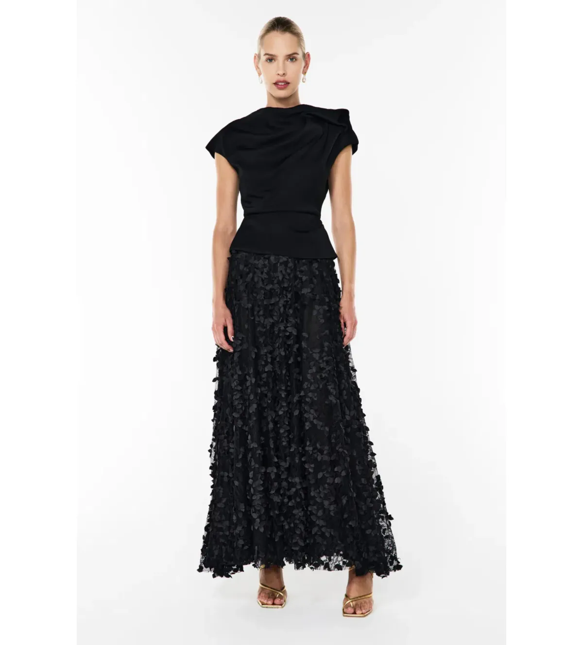 Manning Cartell Enchantment Set Size 12 for rent on The Volte - main image