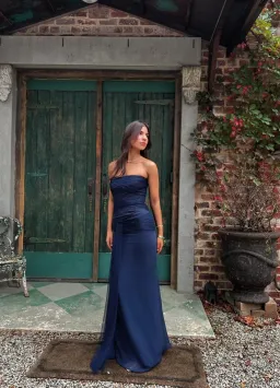 Vintage Vera Wang Gown in French Navy Size 8 for rent on The Volte - image 1