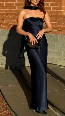 Reformation Oren Dress Maxi Navy Size AU 8 for rent on The Volte - image 1