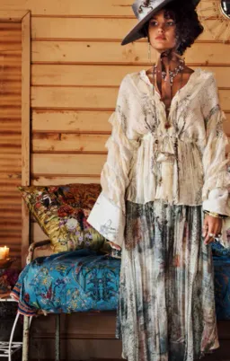 Camilla Tie Front Lace Insert Layer in Memories Of Moree Size M / AU 12 for rent on The Volte - image 6