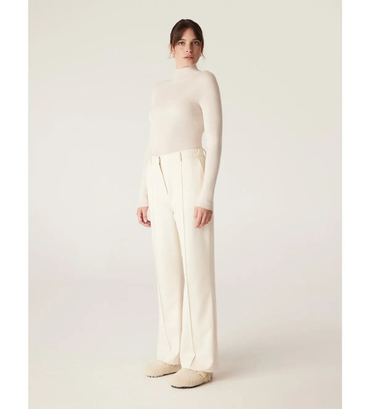 Cable Superfine Merino Turtle Neck in Ecru Size  for rent on The Volte - main image