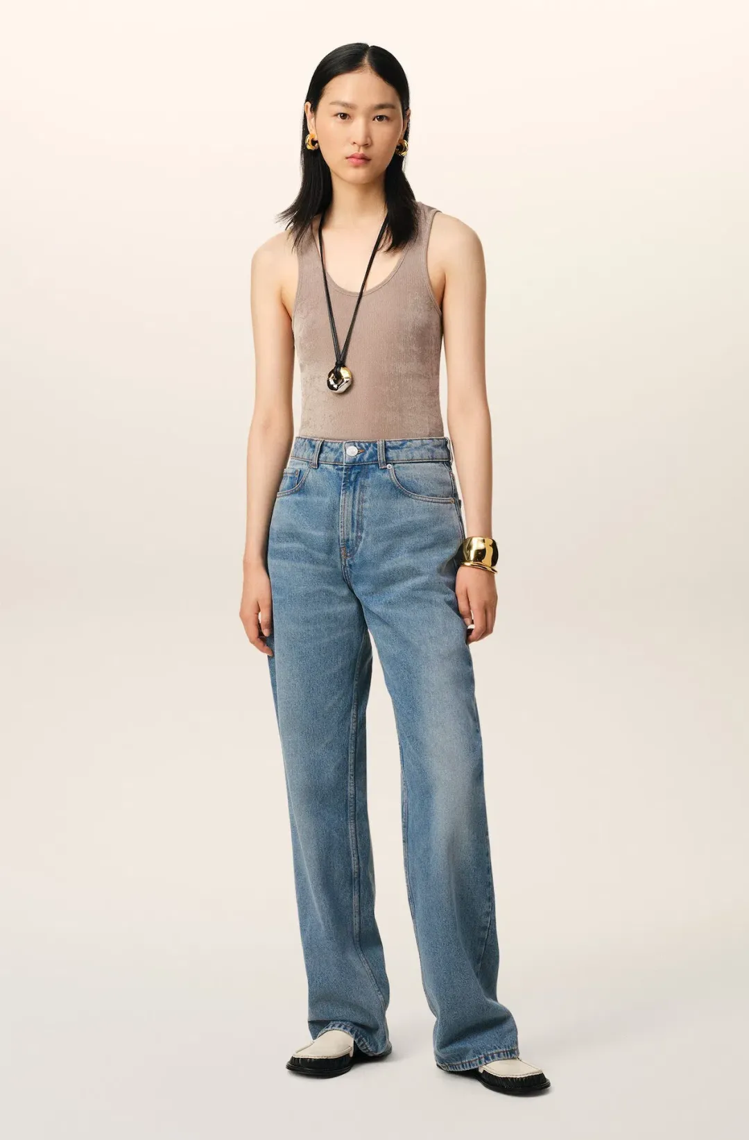 Ami Large Fit Jeans in Used Indigo Denim Size 6/XS for rent on The Volte - main image