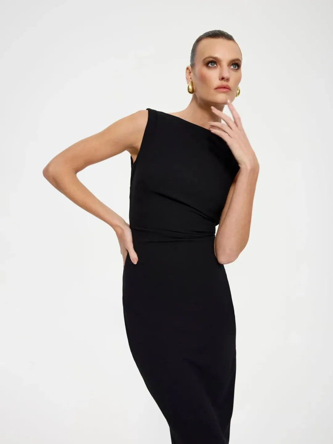 Effie Kats Verona Maxi Gown in Black Size AU 6 for rent on The Volte - main image