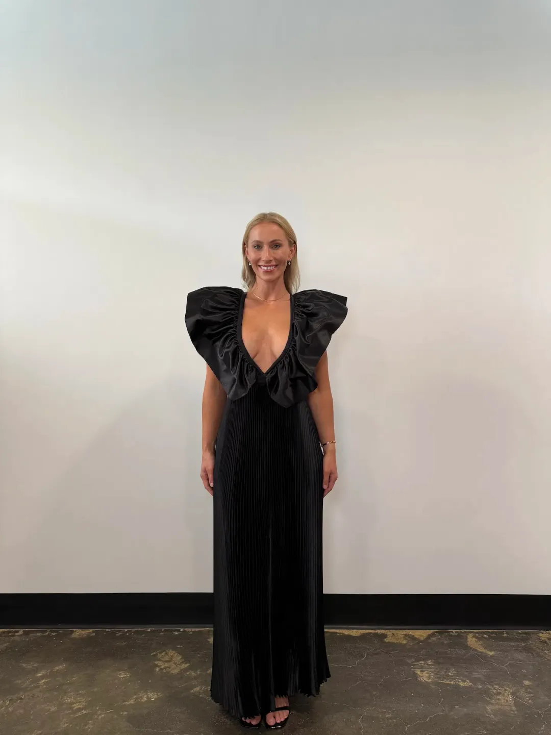 L'Idee Woman Ventoux Gown Noir Black Size 10 for rent on The Volte - main image