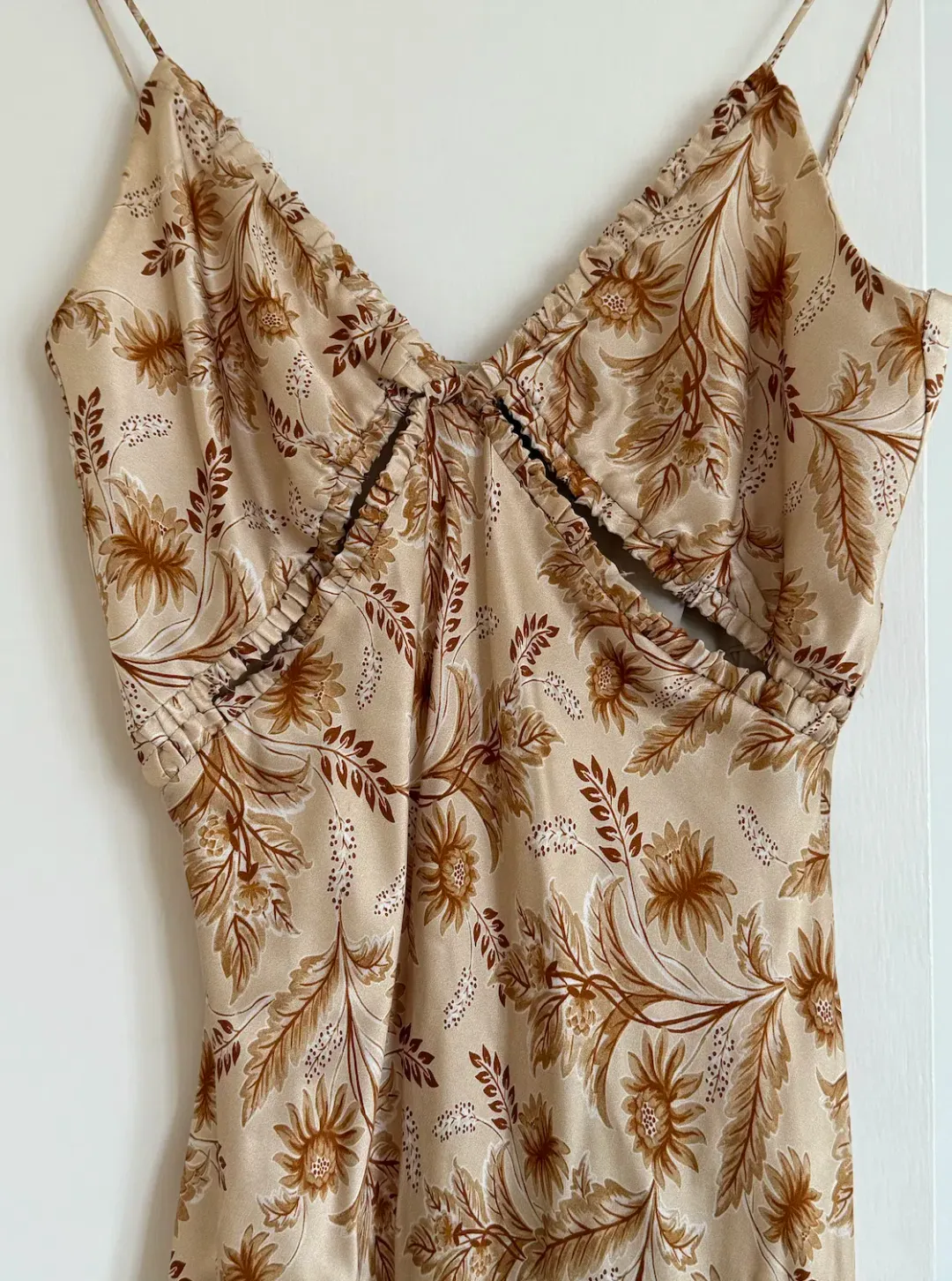 Bec & Bridge Fleetwood Midi Dress Cream Floral Size 8 for rent on The Volte - main image