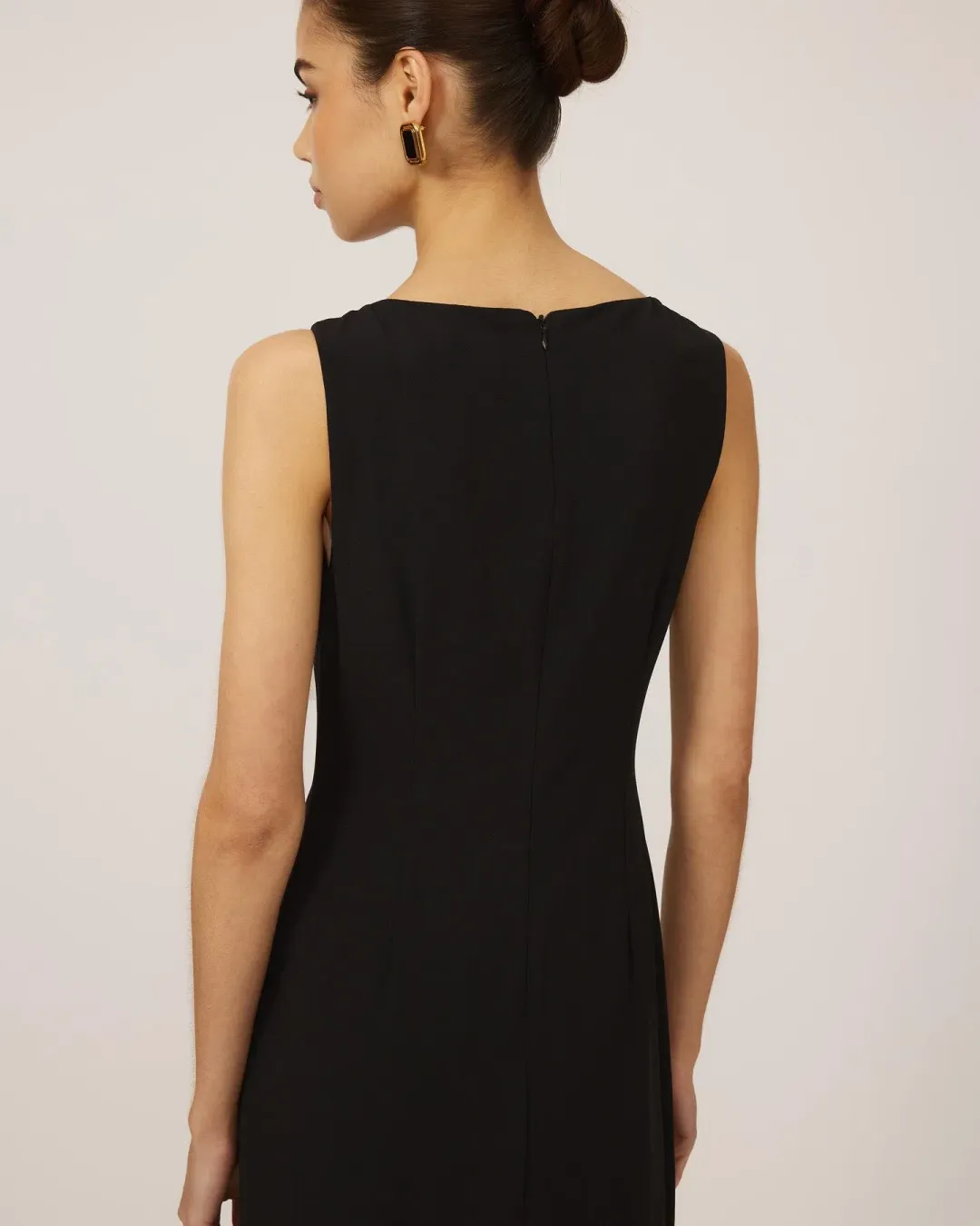 Tussah Jasper Maxi Dress Black Size AU 8 for rent on The Volte - main image