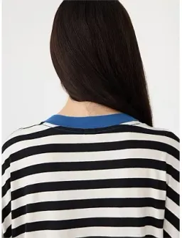 Bassike Stripe Boxy V Neck Long Sleeve T-Shirt in Black Size 10 for rent on The Volte - image 5