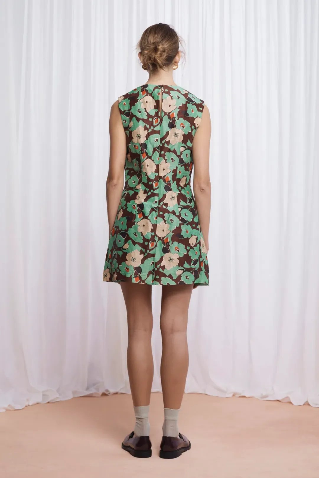 Lovaan Harper Silk Linen Green Floral Size 8 for rent on The Volte - main image