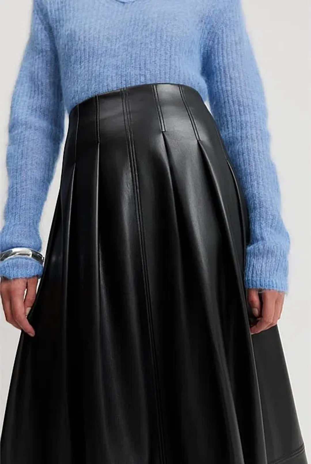 Country Road Black A-Line Soft Faux Leather Midi Skirt Size 8 for rent on The Volte - main image